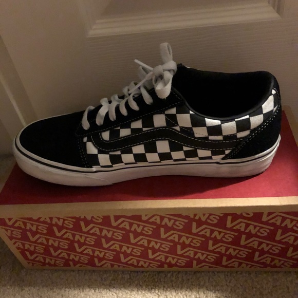 Checkerboard vans - Picture 3 of 3